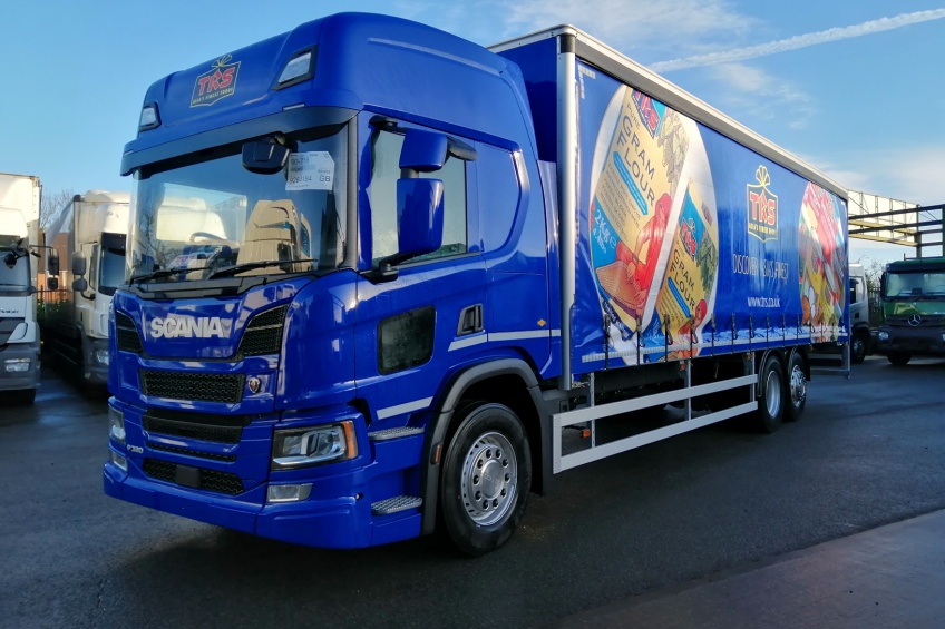 curtain side body, column tail lift, roller shutter, scania