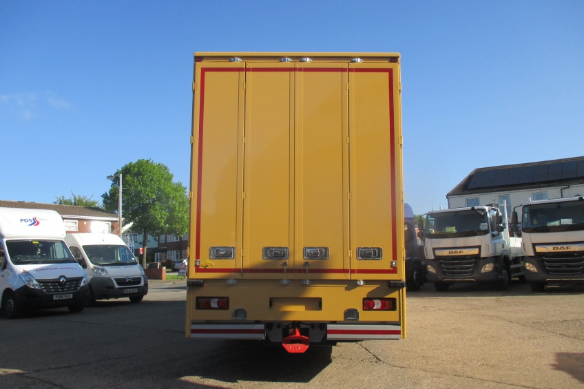 removals, side doors, side skirts, paint, Mercedes Benz, Actros